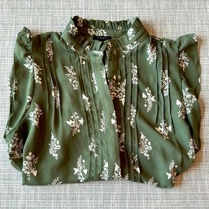 Summer 2023 Ann Taylor Factory sleeveless blouse